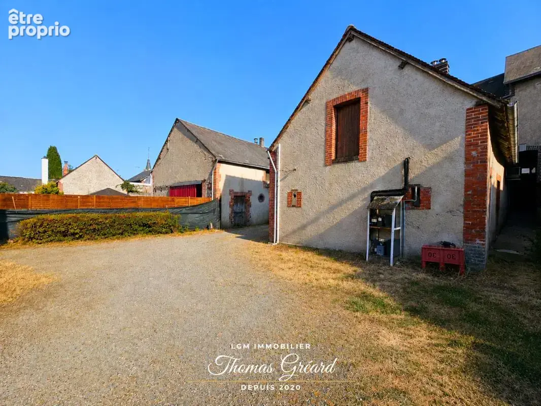 Local commercial avec habitation à Saint-Denis-Les-Ponts, 200m2 avec grange et jardin - photo 17