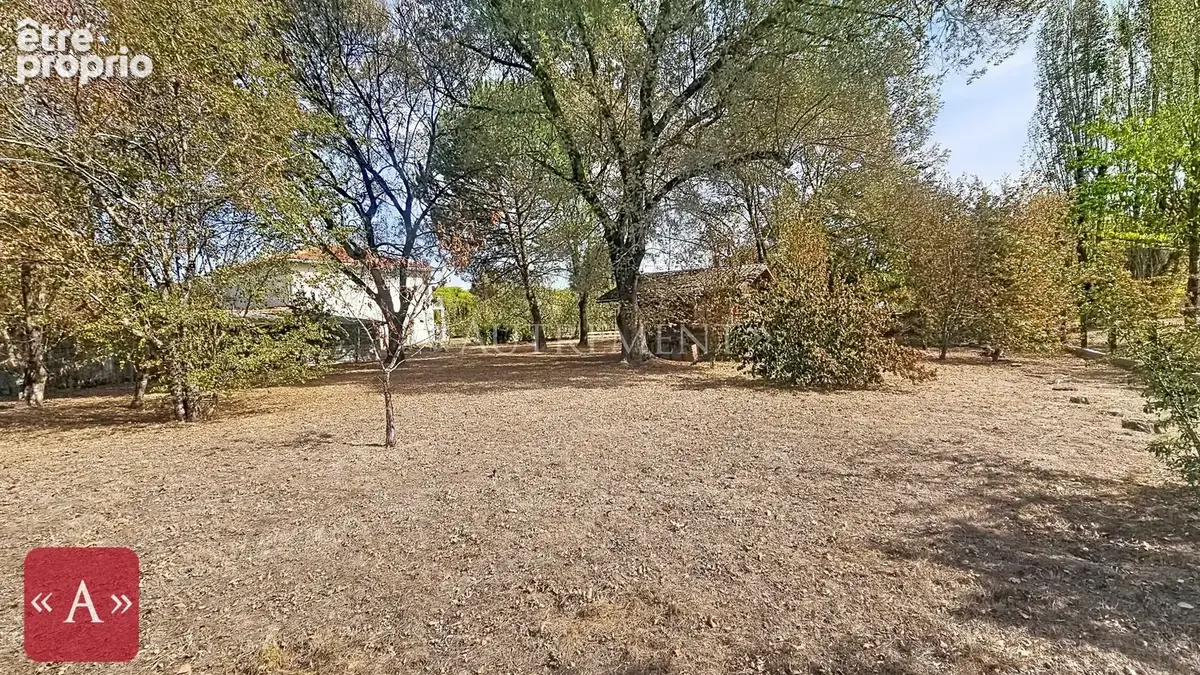 Terrain constructible à Saint Sulpice - photo 3