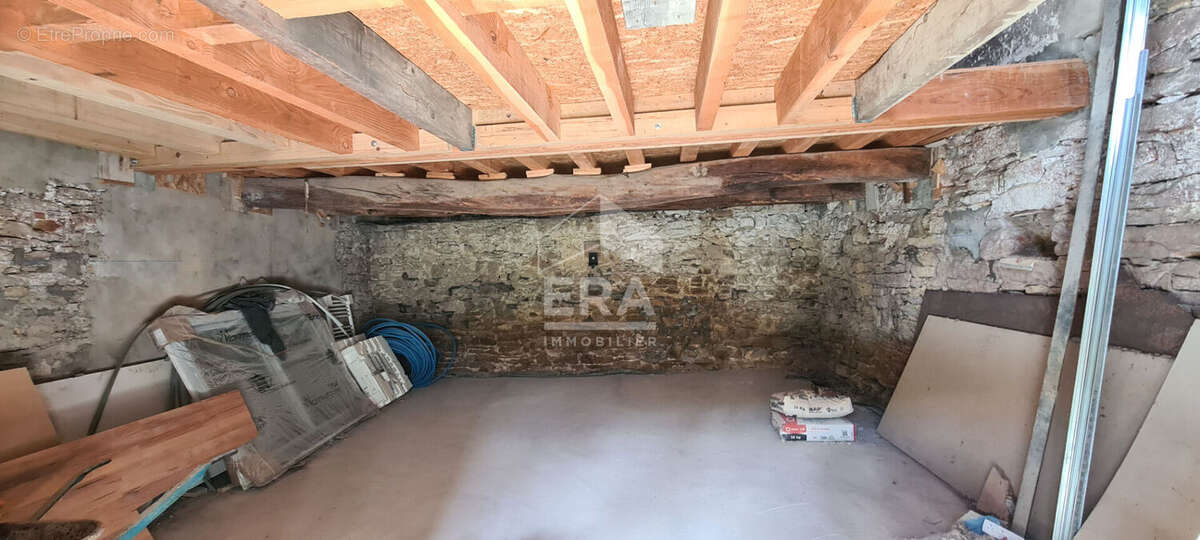 Autre à JUJURIEUX