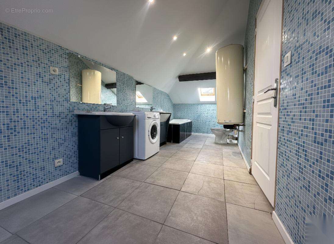 Appartement à AMPLEPUIS