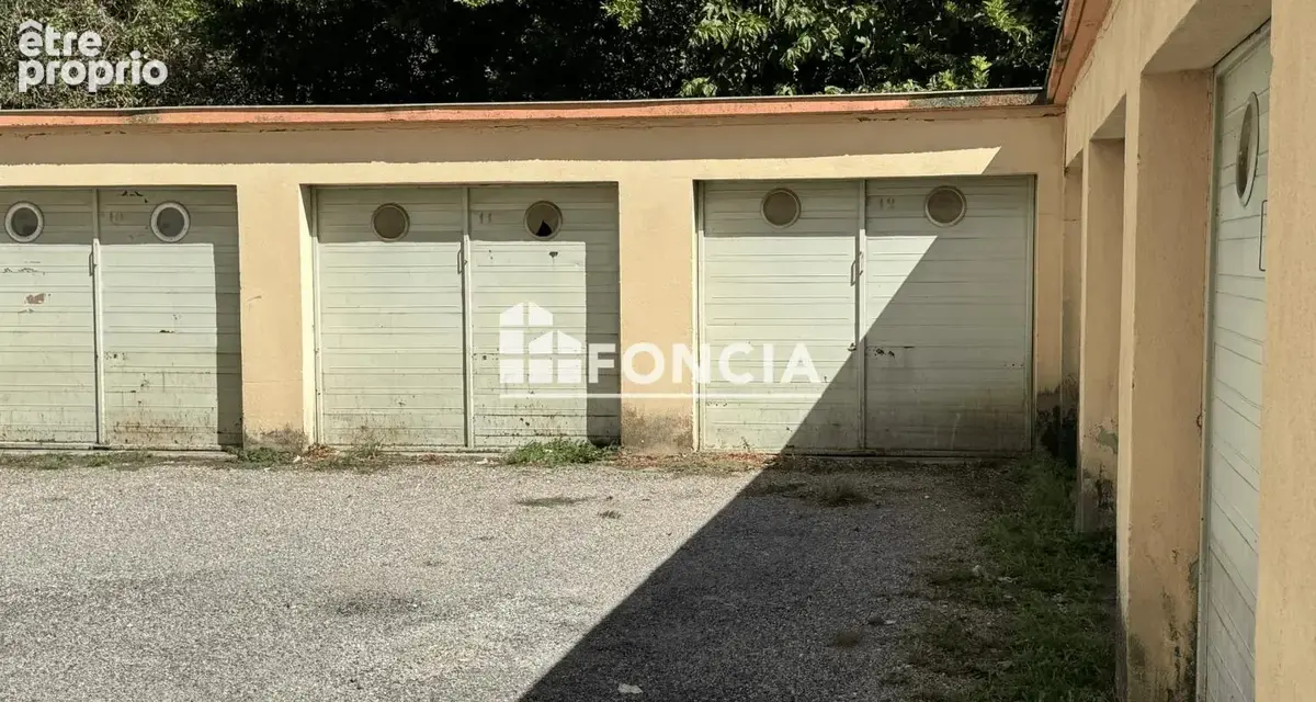 Garage à Avignon – Très belle surface de 48 m² - photo 2