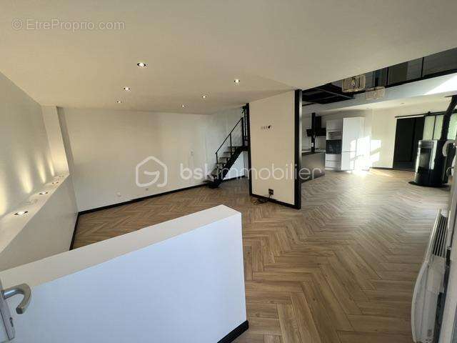 Magnifique longère-briarde en L, offrant 153m2 de charme/volume et robustesse + terrasse privative = vrai coup de coeur  !!! - photo 2