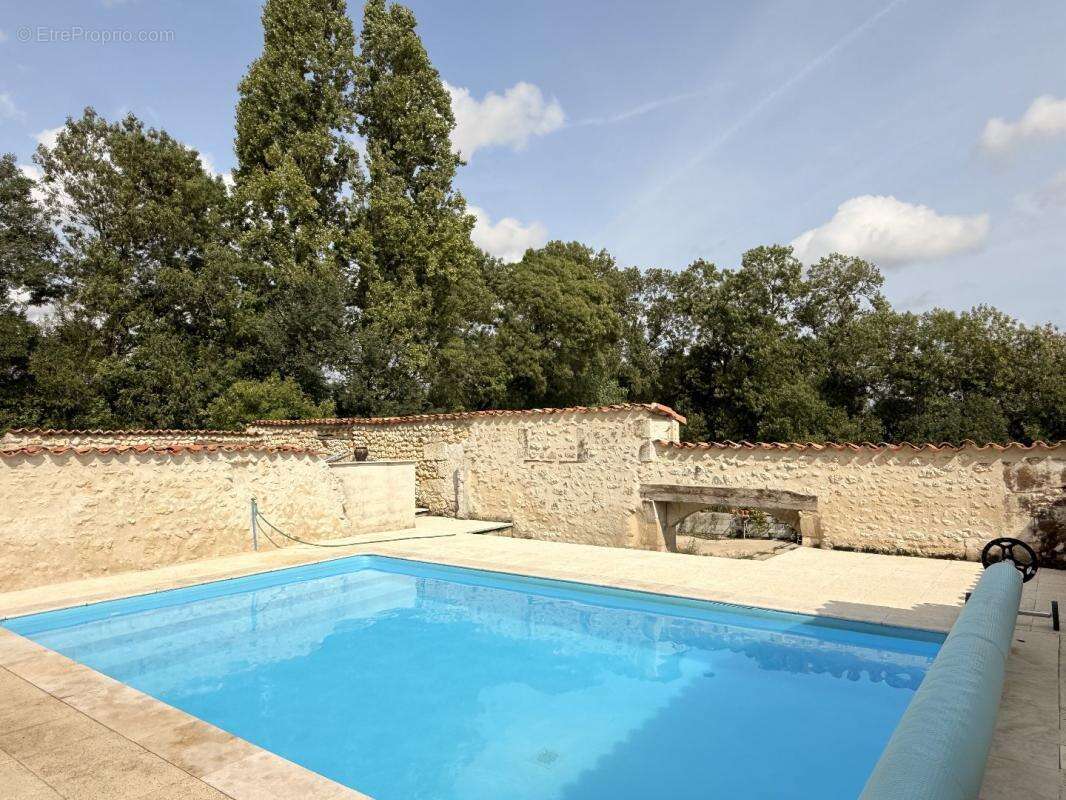 Maison à AUBETERRE-SUR-DRONNE