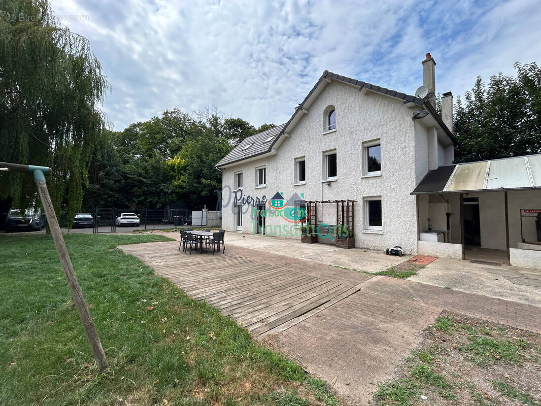 Maison à SAINT-ROMAIN-DE-COLBOSC