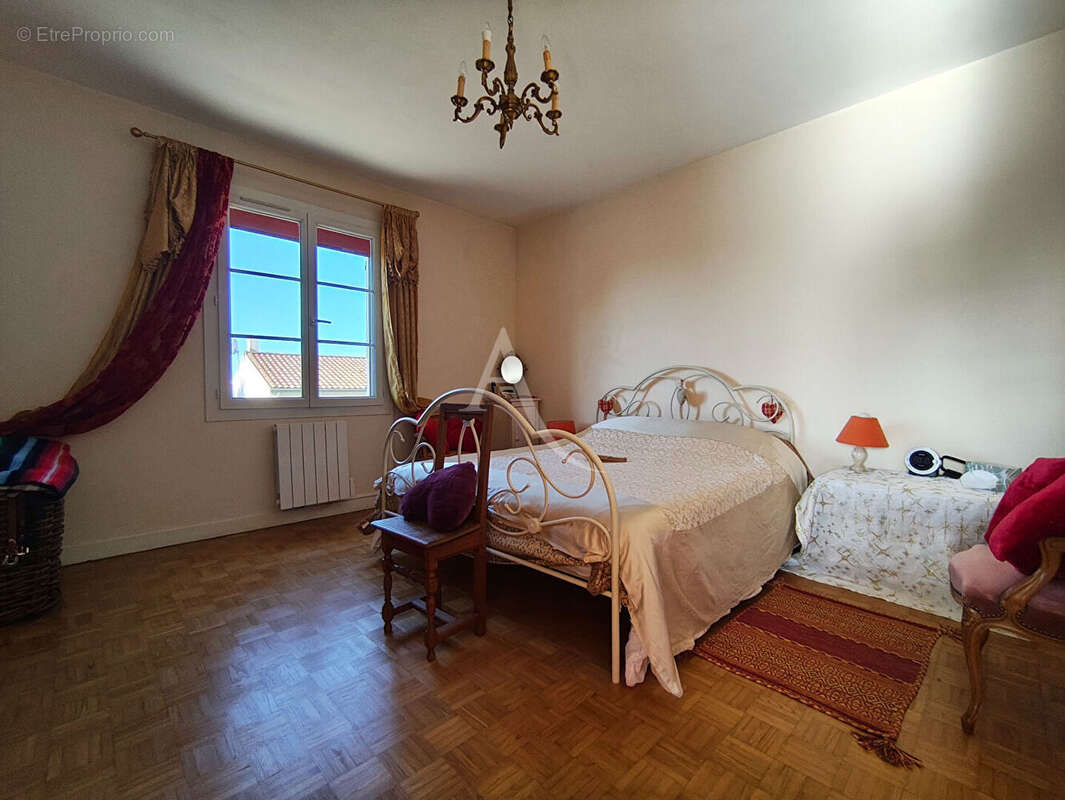 Maison à FONTCOUVERTE