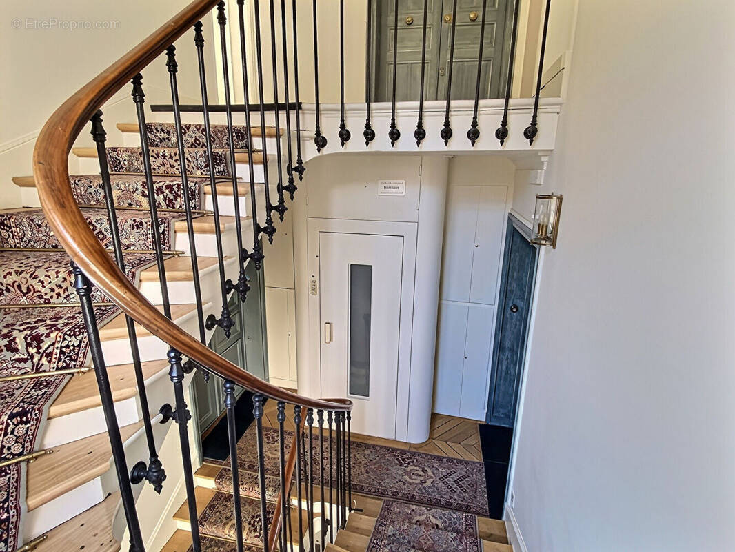 Appartement à PARIS-6E