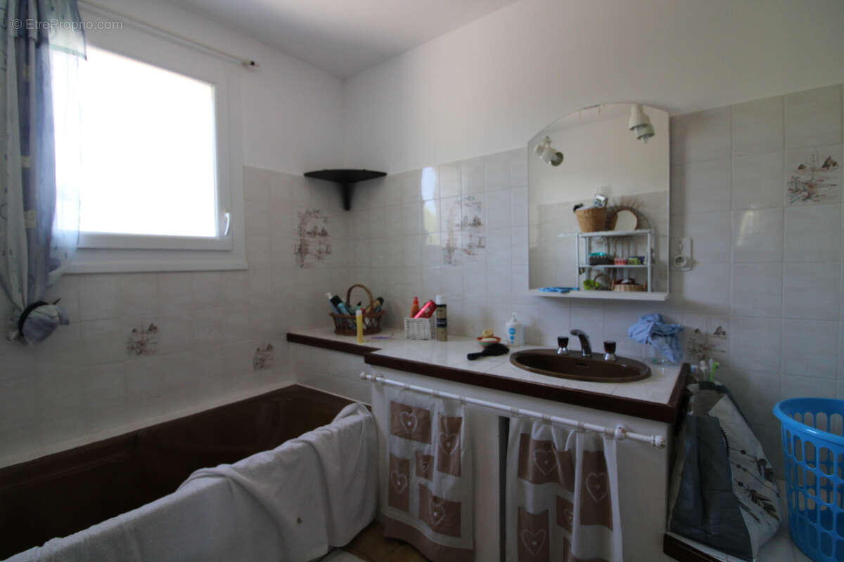 Maison à ALLEGRE-LES-FUMADES