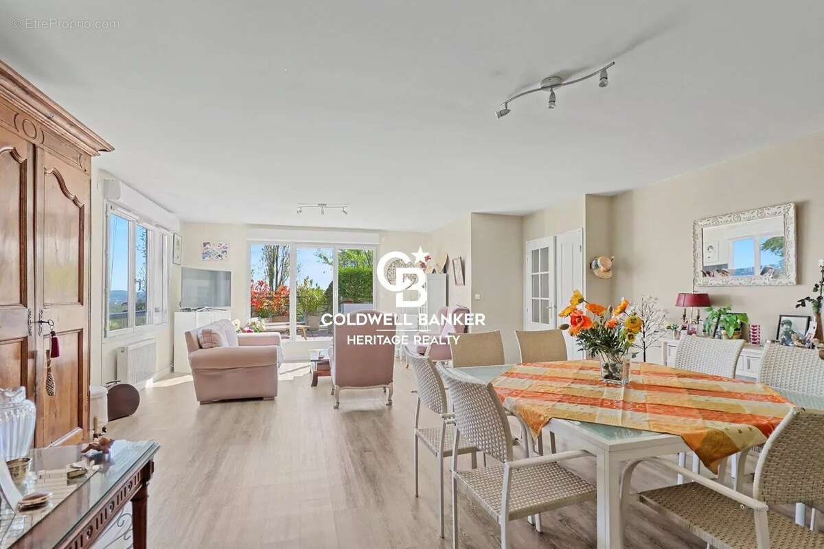 Appartement à SAINTE-FOY-LES-LYON