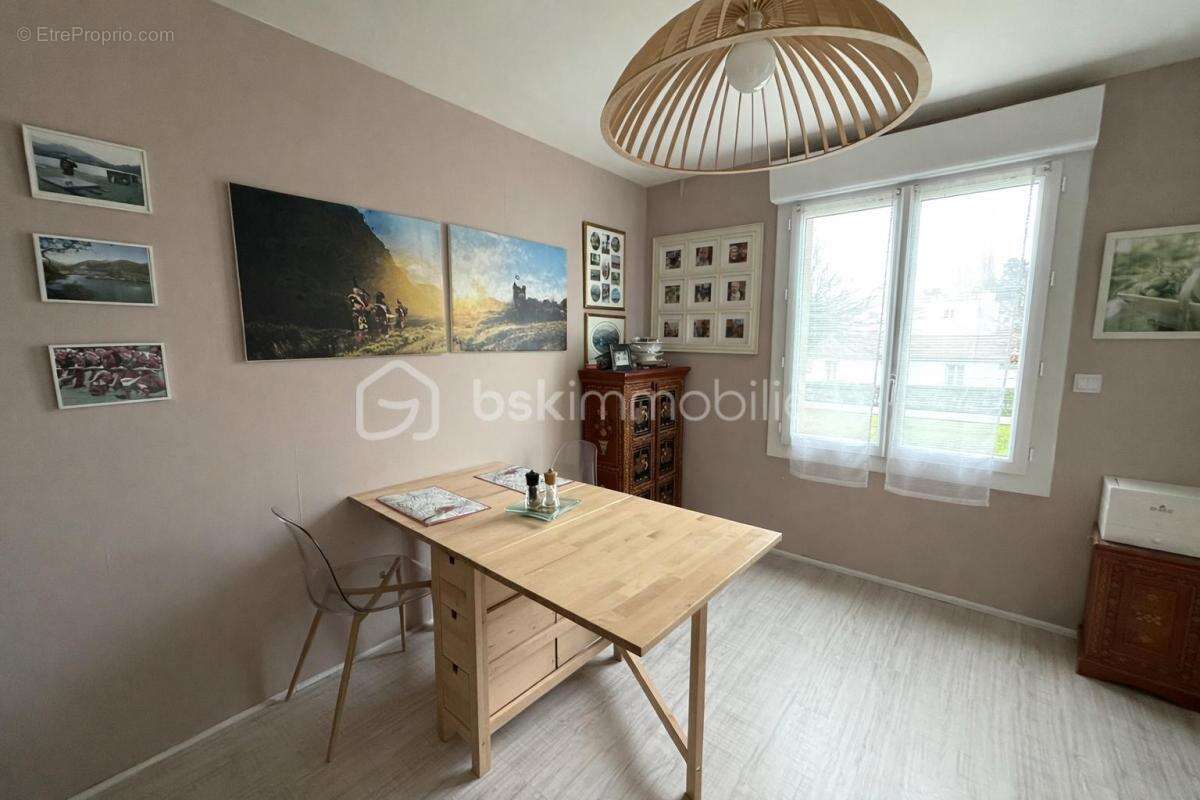 Appartement lumineux situé dans un environnement calme et verdoyant, à deux pas des commerces et commodités - photo 3