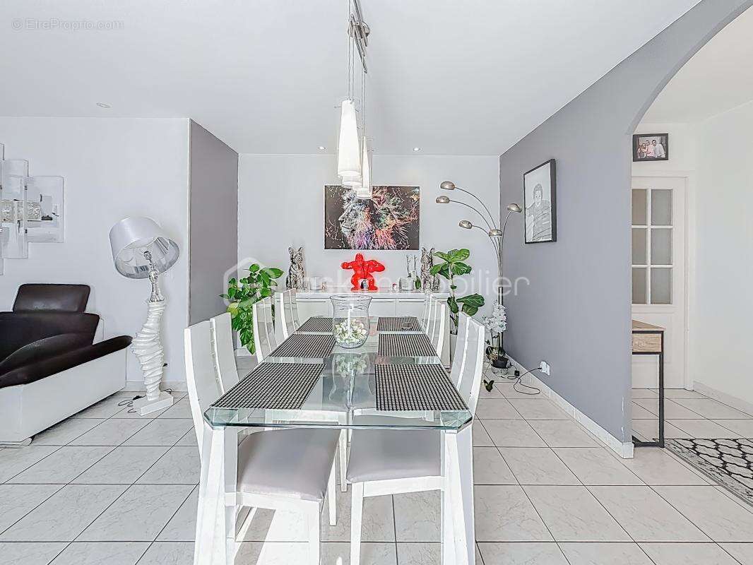 Maison à COURNONSEC