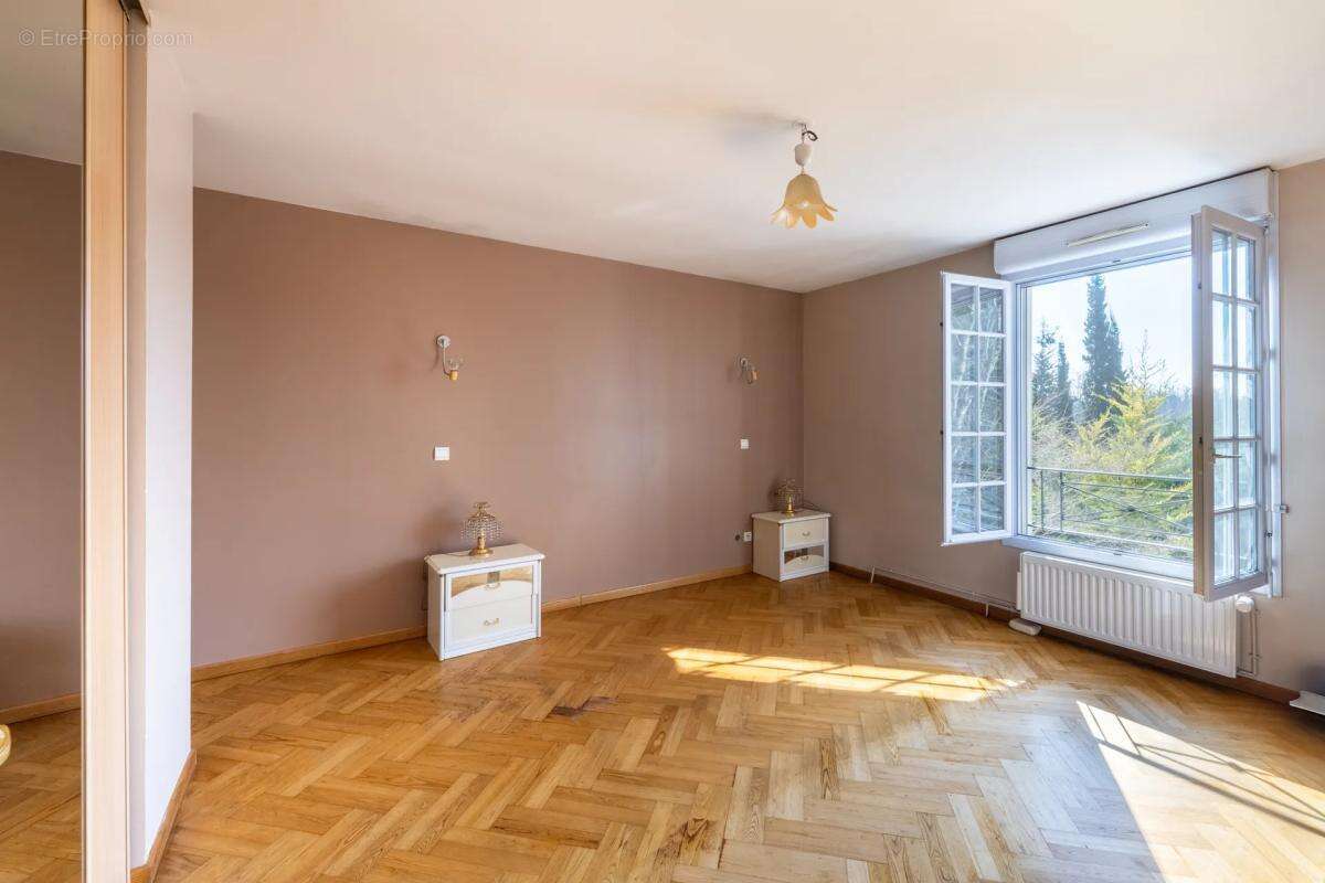 Maison à SARCELLES
