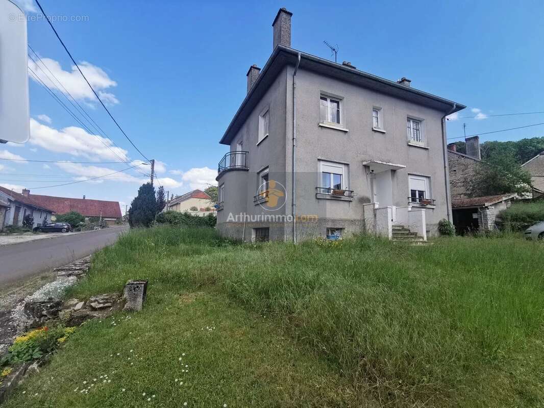 Maison à GRENANT