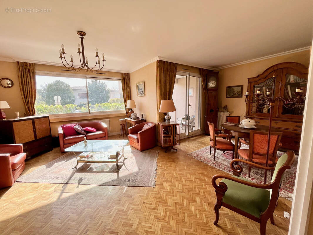 Appartement à SAINT-MAUR-DES-FOSSES