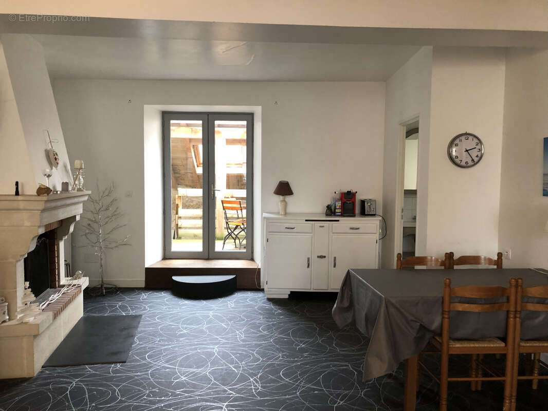 Immeuble mixte commerce et habitation - photo 12