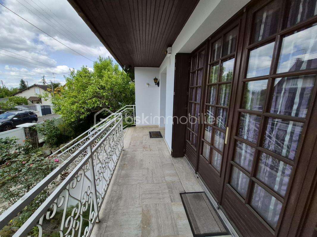 Maison à VIGNEUX-SUR-SEINE