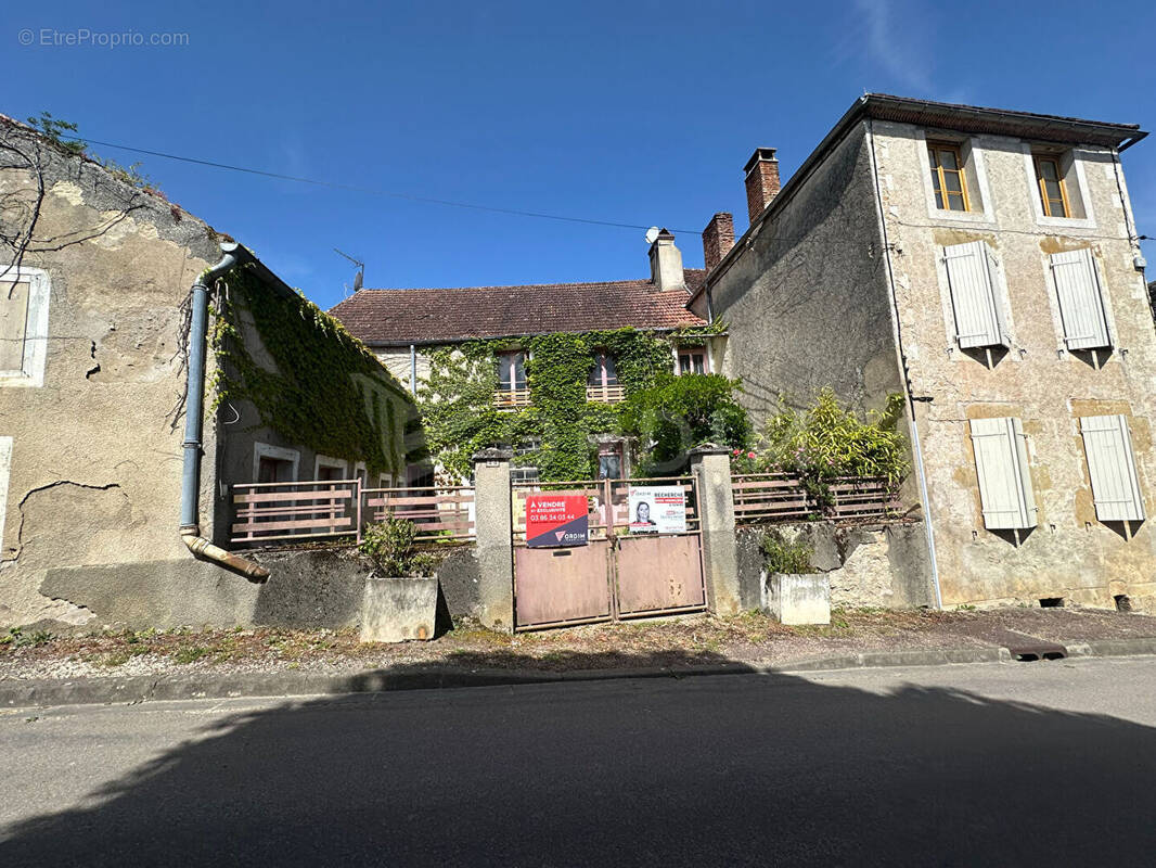 Maison à ASQUINS