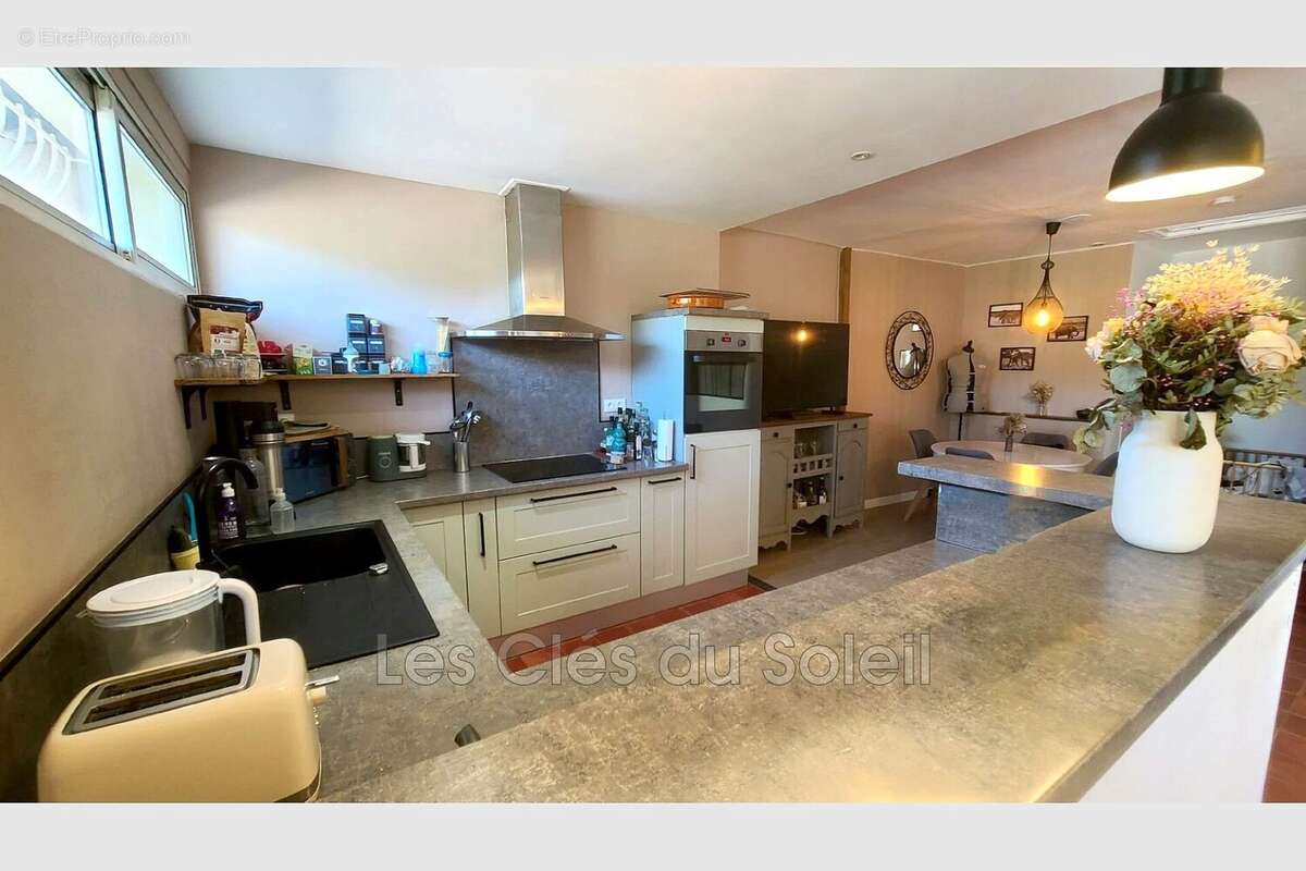 Maison 84 m² à Cuers  - photo 3