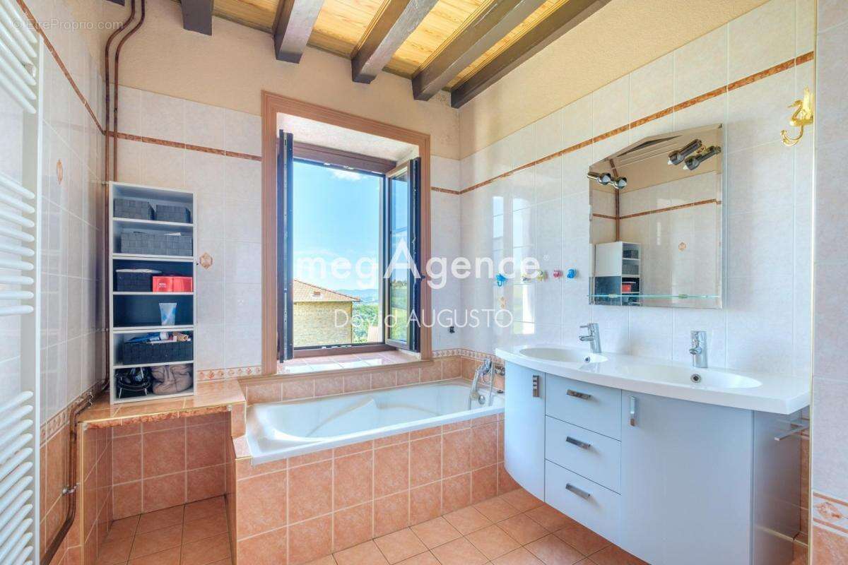 Maison à SAINTE-PAULE