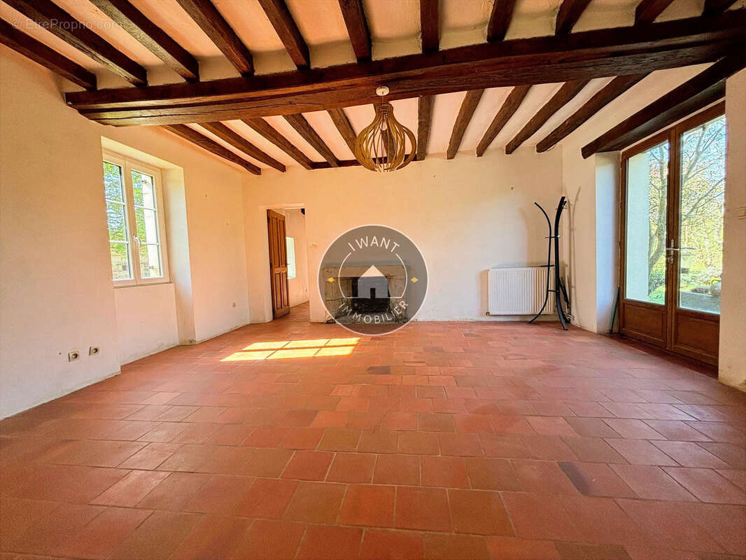 Maison à MOULIHERNE