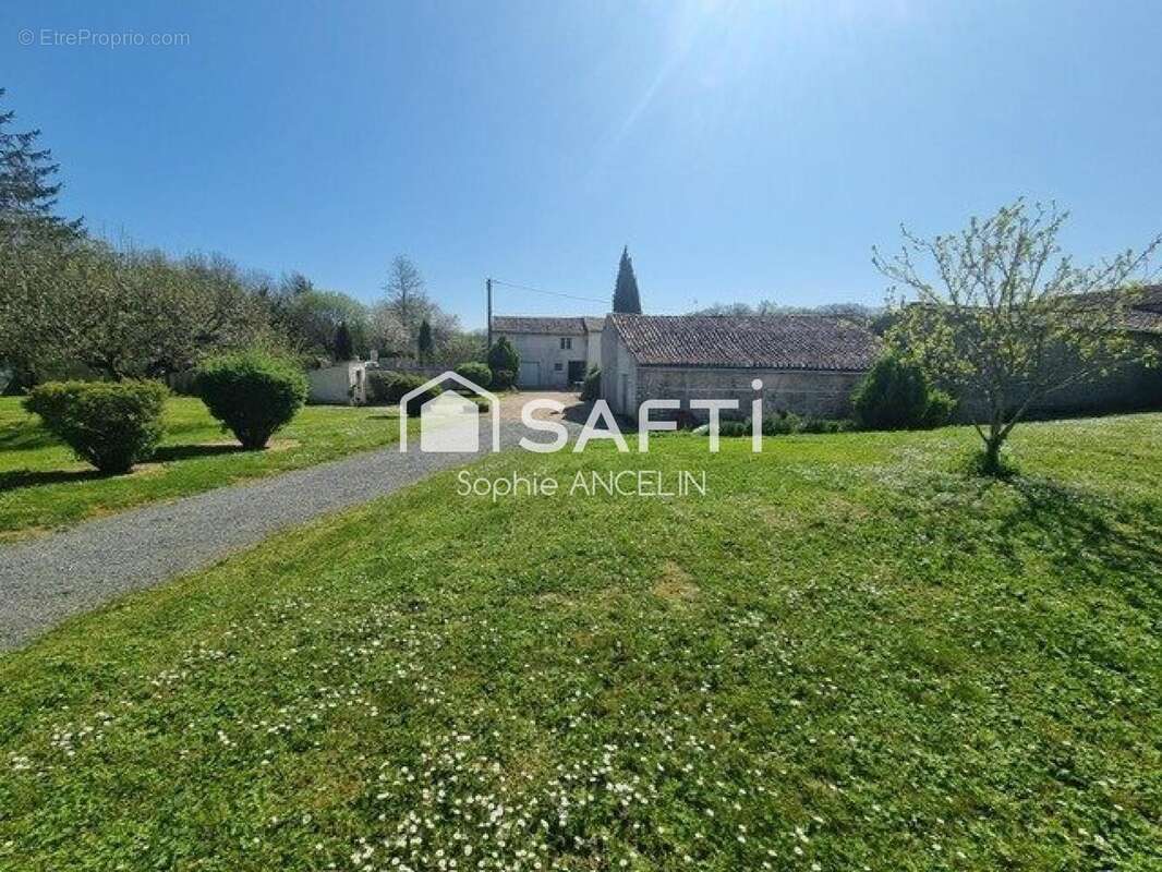 Photo 2 - Maison à FONTAINE-CHALENDRAY