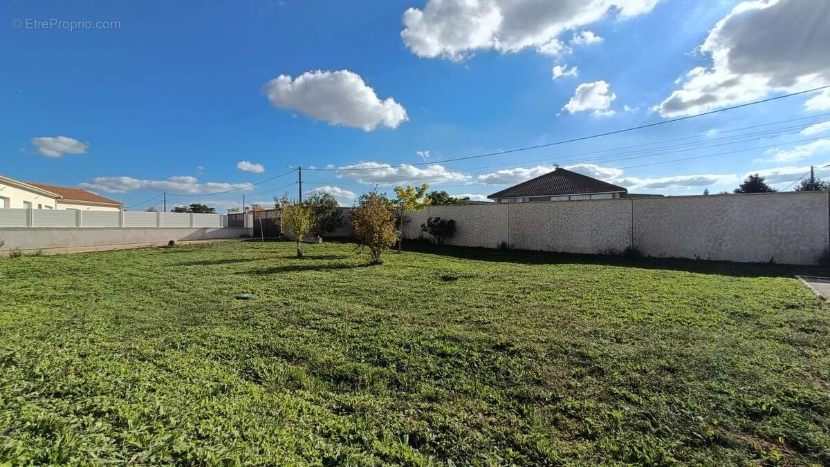Maison à NEUVILLE-DE-POITOU