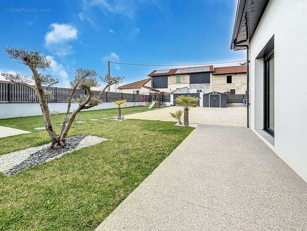 Maison à SAINT-PAUL-LES-ROMANS