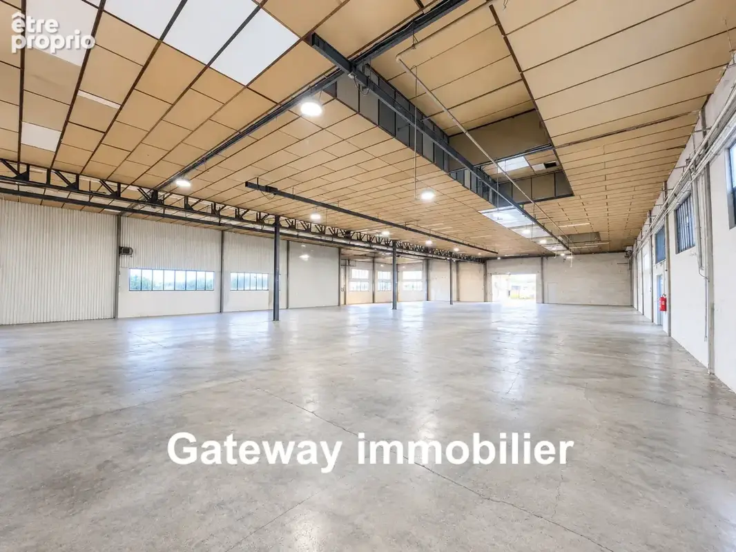 A vendre ensemble immobilier entrepôts/bureau 3346m2 à 03300 cusset - photo 11