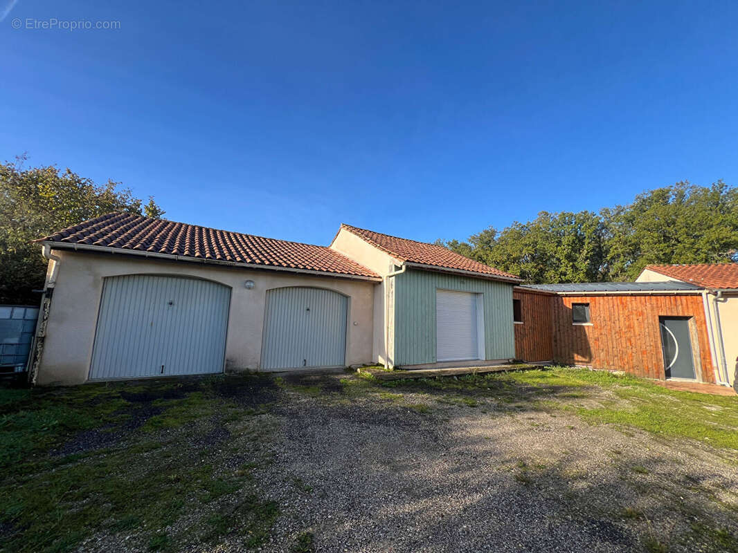 Maison avec dépendance, piscine et bois près de Villeréal - photo 2
