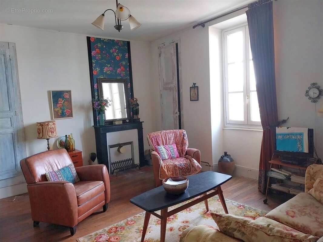 Maison à ARGENTON-SUR-CREUSE