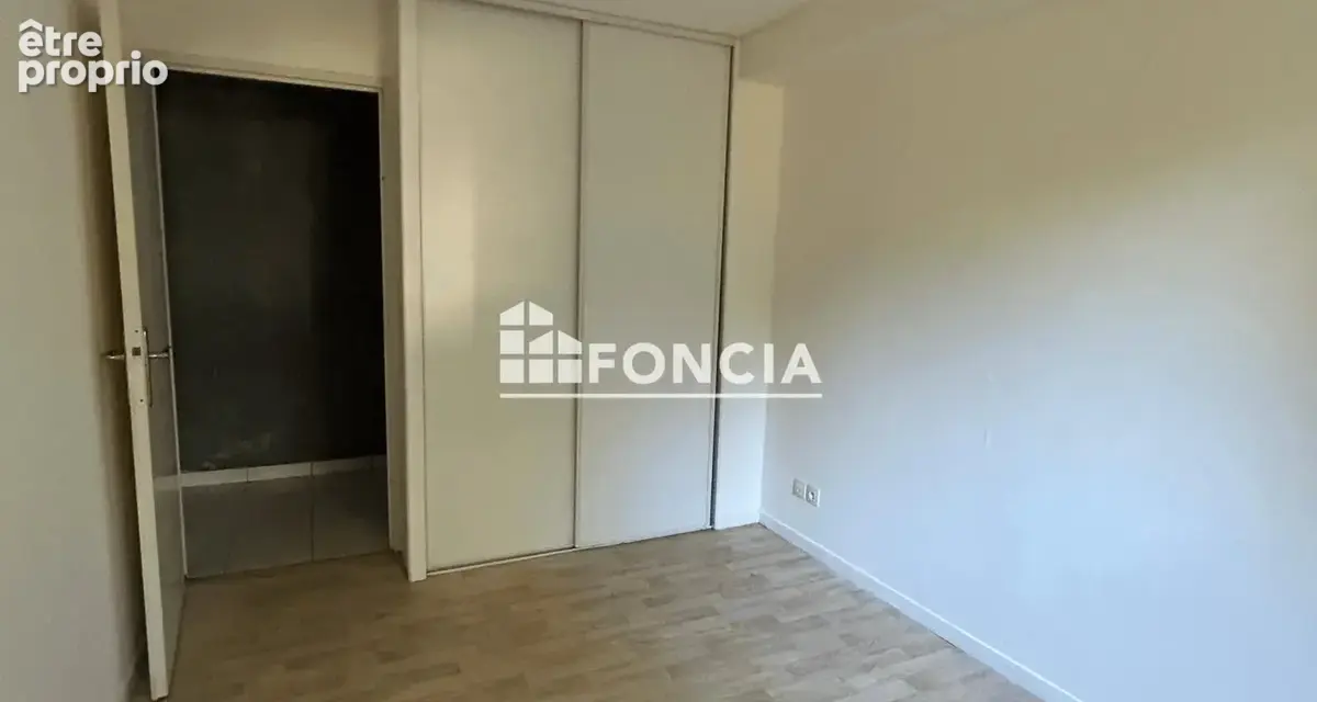 Appartement T3 libre en rez-de-chaussée avec parking privatif et cellier - photo 7
