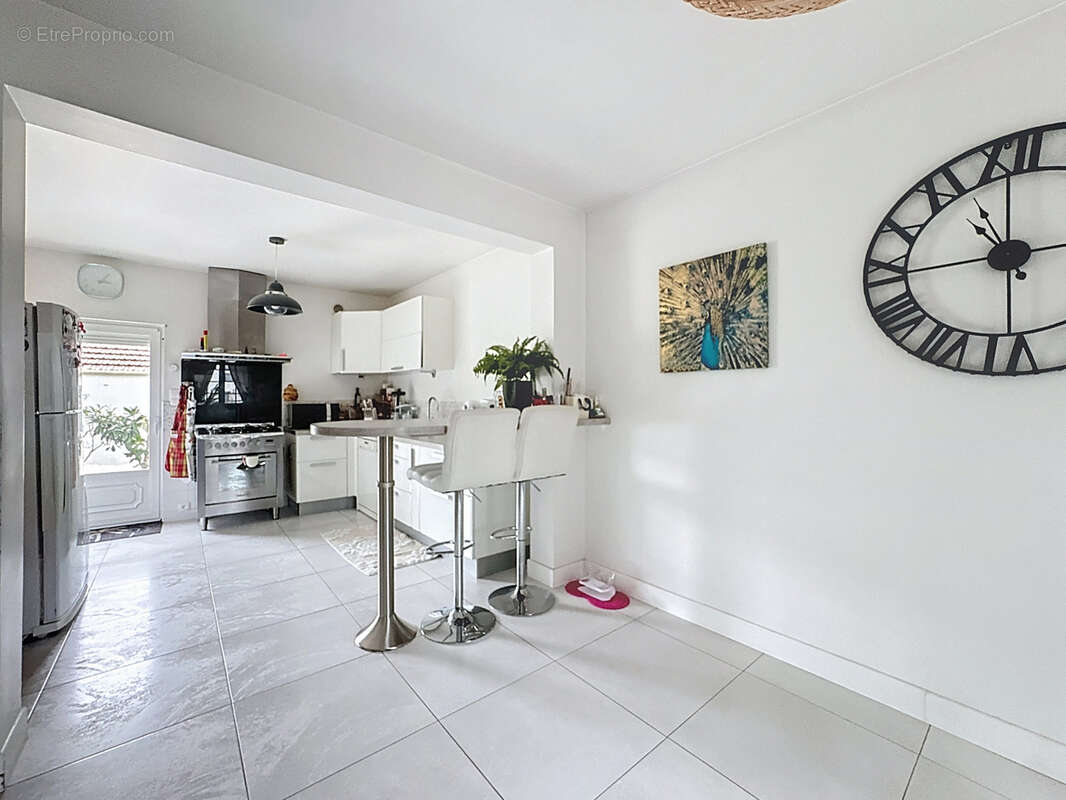 Maison à PARAY-VIEILLE-POSTE