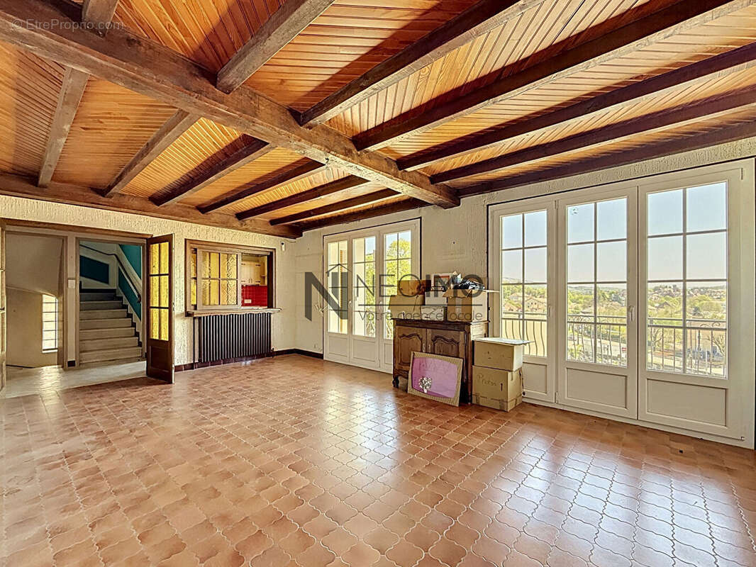 Maison à NEUFCHATEAU