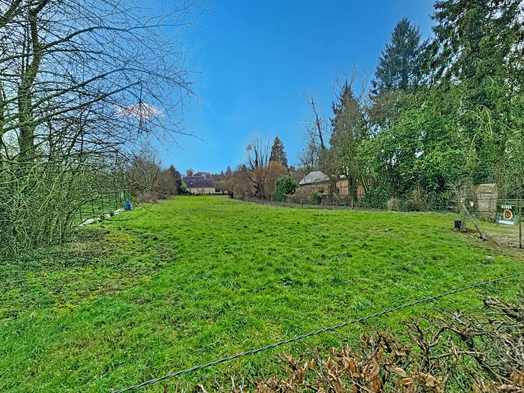 Terrain à SAINT-GERMAIN-SOUS-CAILLY
