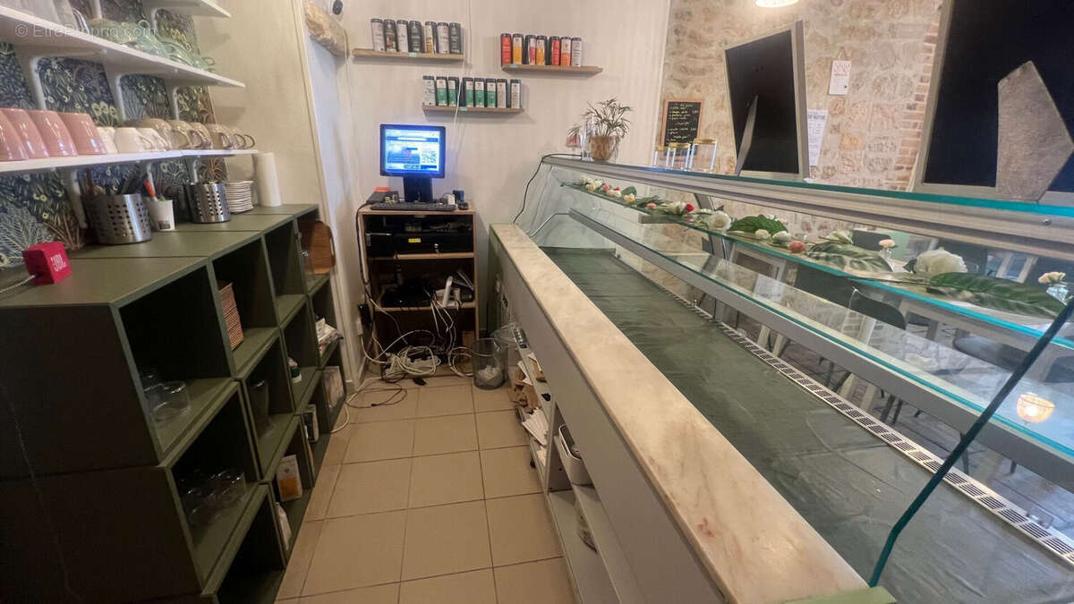 Commerce à PARIS-2E