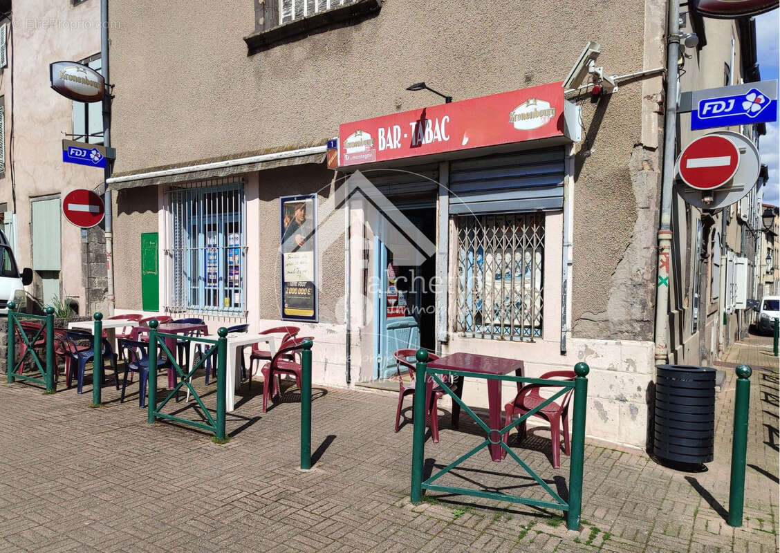 Commerce à MARINGUES