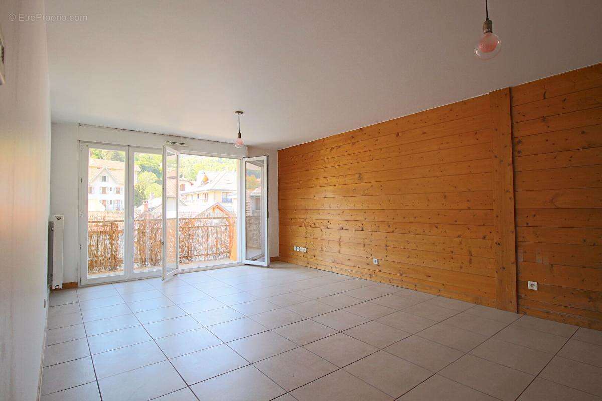 Sallanches, centre ville  appartement t3  ,64 m2 275000 euros - photo 2