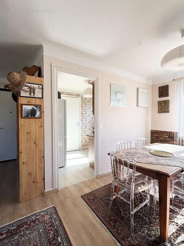 Photo 4 - Appartement à LA CELLE-SAINT-CLOUD