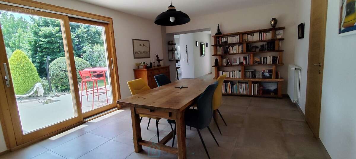 Maison de caractère entièement rénovée avec gîte, chambre d'hôtes, piscine et revenus locatifs - photo 8