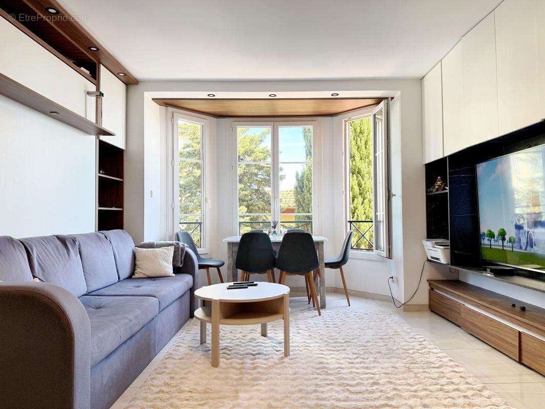  2 pièces rénové 48 m², vue mer, à 50 m de la Croisette – Cannes Basse Californie / Banane  - photo 2