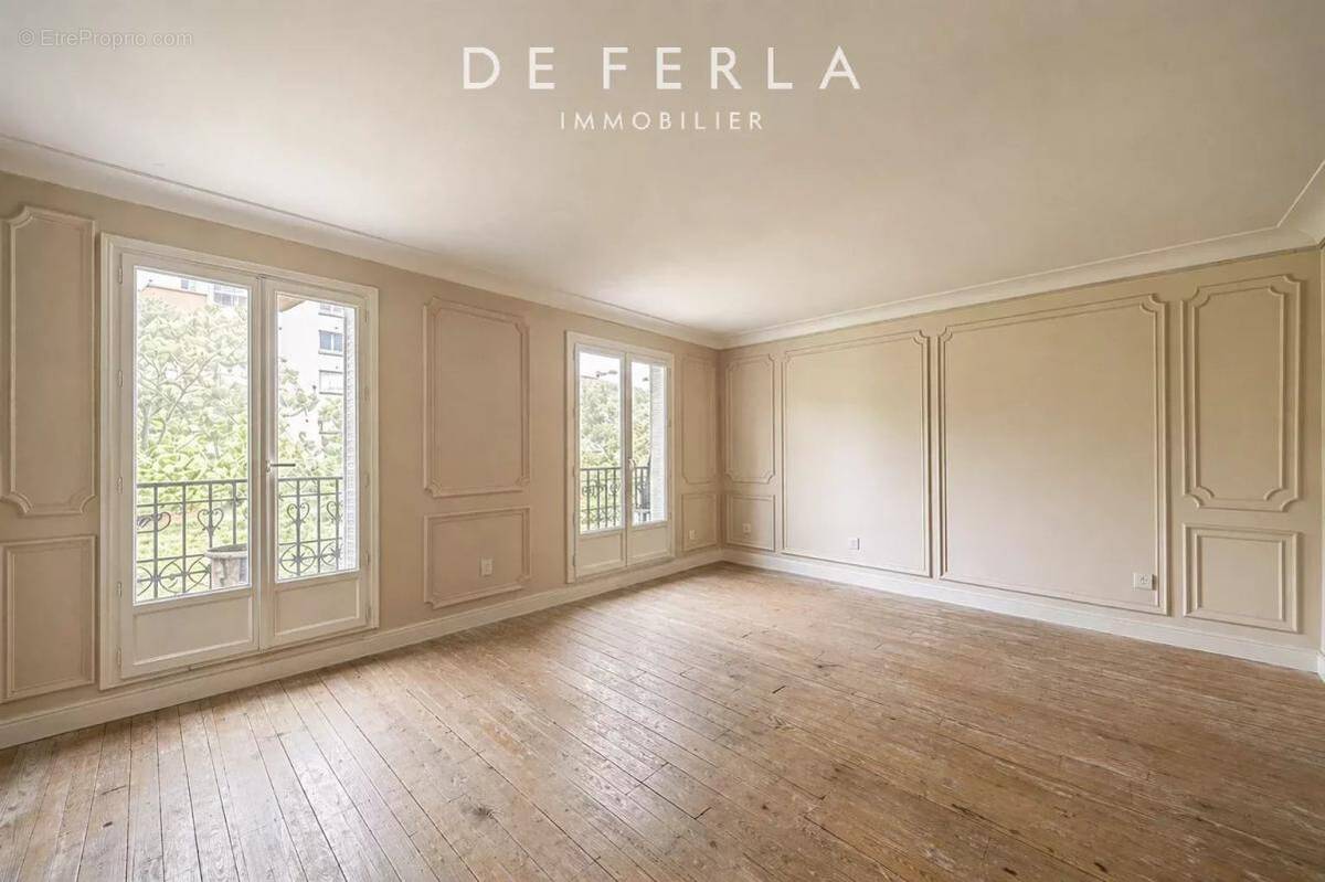 Appartement à PARIS-14E
