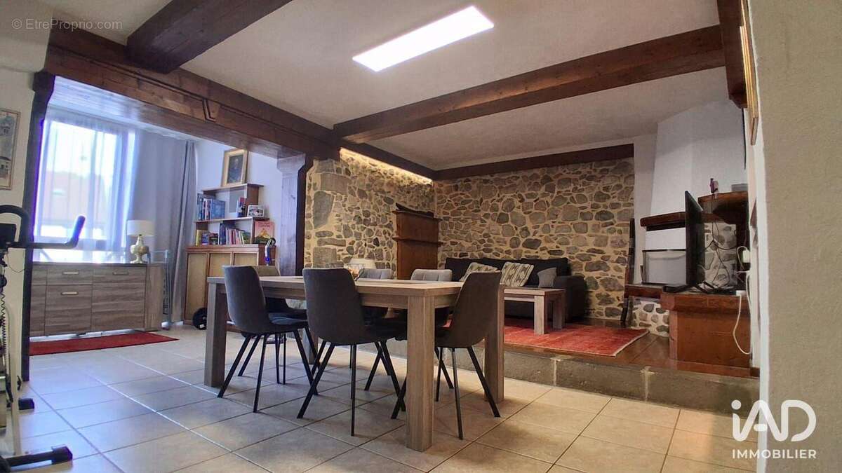 Appartement 107 m² à La Roche-Sur-Foron  - photo 4