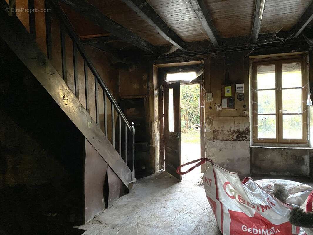 Maison à NEUVIC-ENTIER