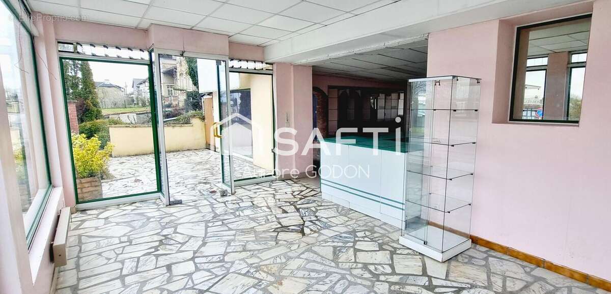 Photo 3 - Commerce à AUBE