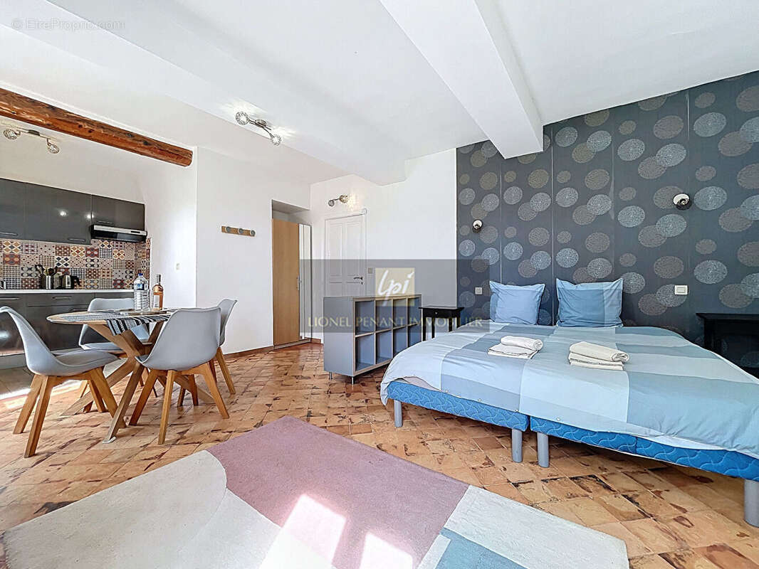 Propriete composee de 7 gites  de 430m² sur terrain de  63547 m². - photo 15