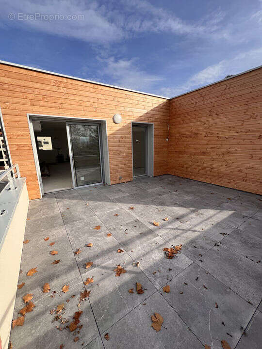 Appartement à VEAUCHE