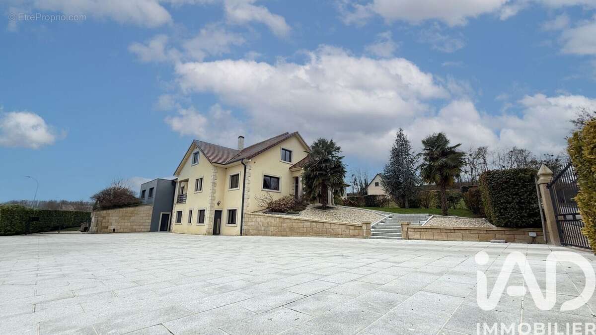 Maison 510 m² à Chatillon-Sur-Marne  - photo 6