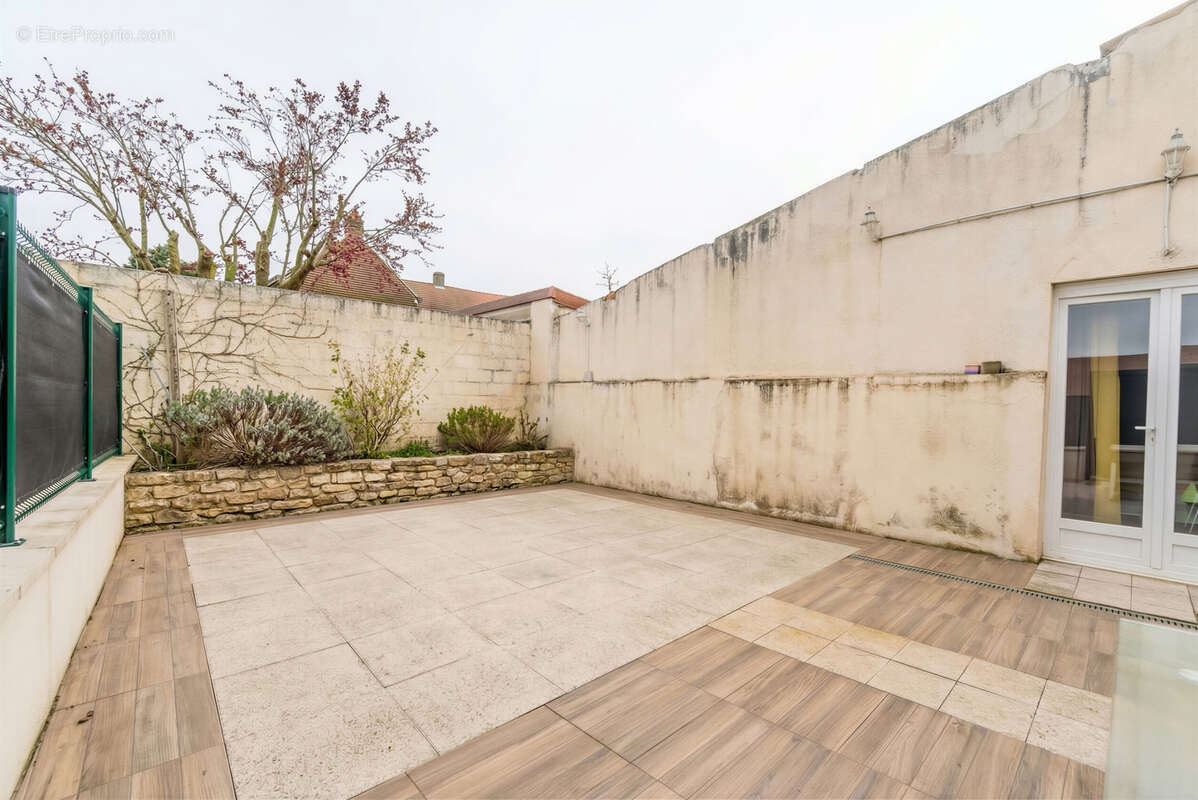 Appartement à GONDECOURT