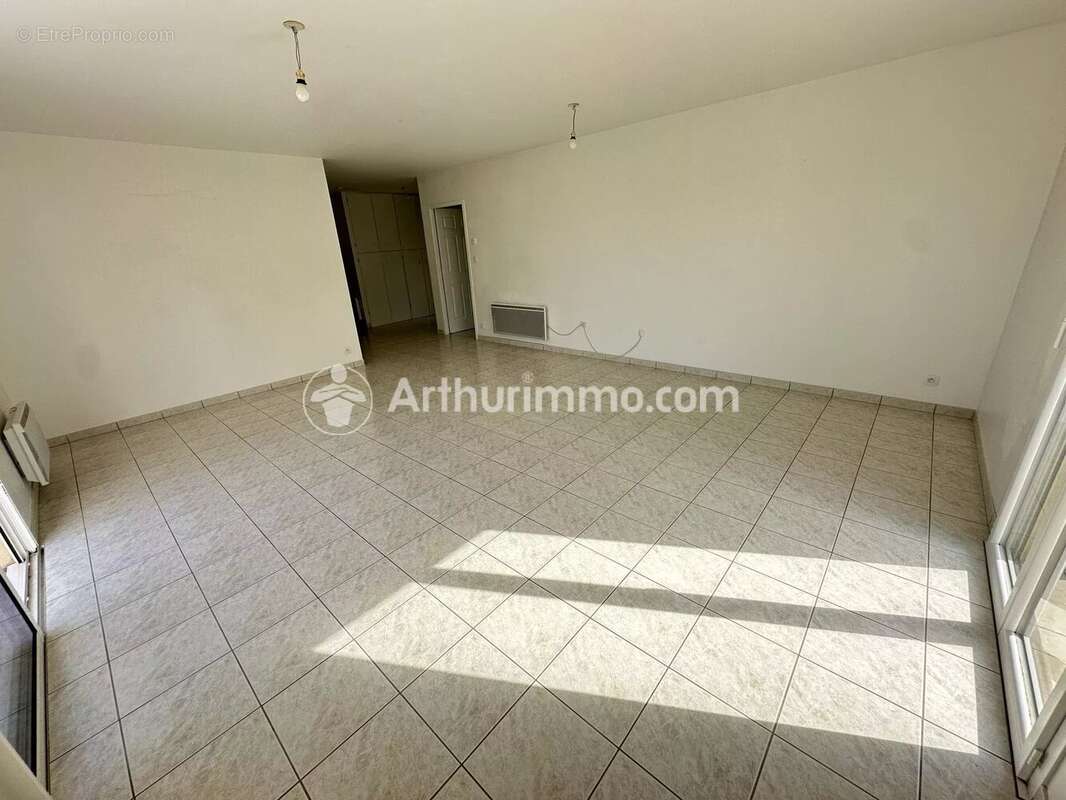 Maison à SAINT-LEON-SUR-L'ISLE