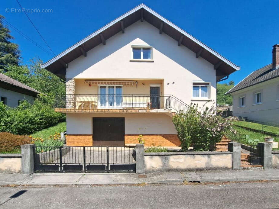 Maison à CONLIEGE