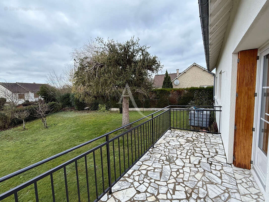 Maison à LE CHATELET-EN-BRIE